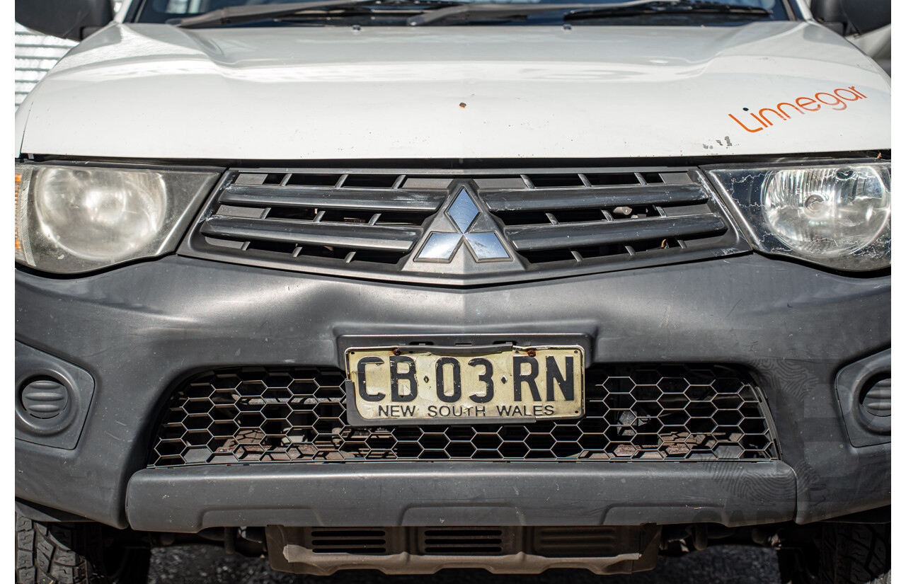 2/2014 Mitsubishi Triton GL MN MY14 Update C/Chas Solid White 2.4L