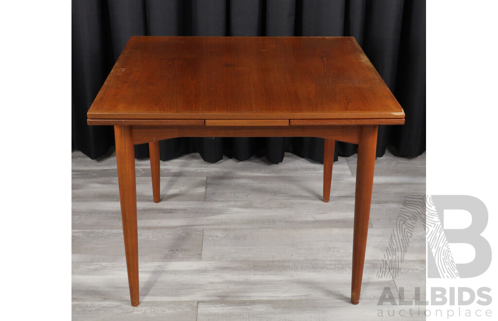 Vintage Parker Seven Piece Dining Suite