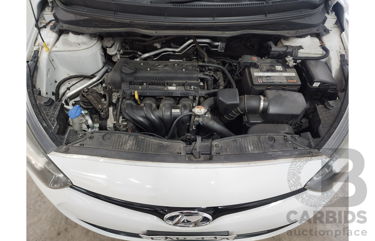 2/2015 Hyundai i20 Active PB MY14 5d Hatchback White 1.4L