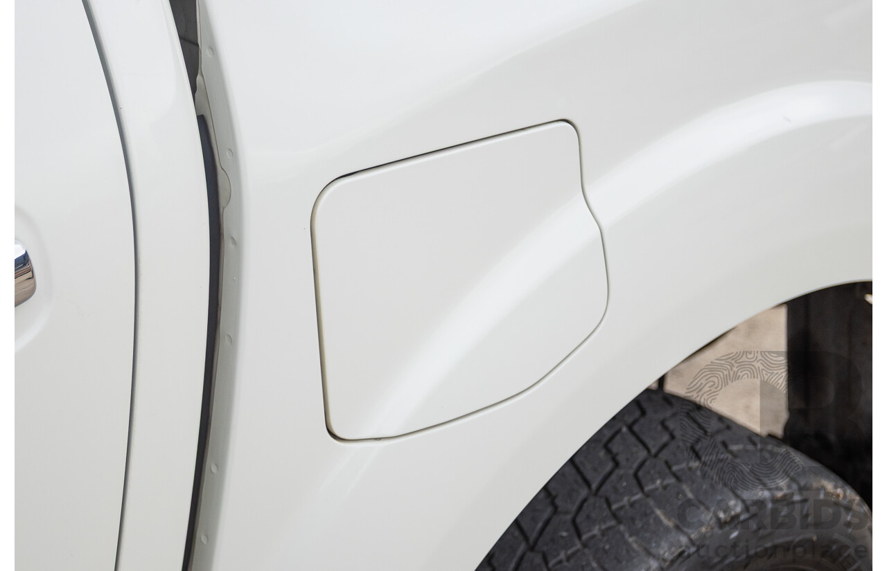 01/2016 Nissan Navara ST-X (4x4) NP300 D23 Dual Cab Utility White Diamond Turbo Diesel 2.3L