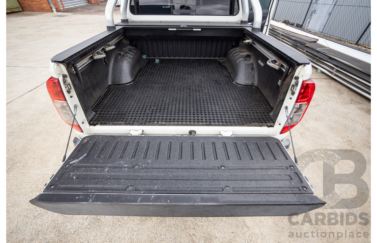 01/2016 Nissan Navara ST-X (4x4) NP300 D23 Dual Cab Utility White Diamond Turbo Diesel 2.3L