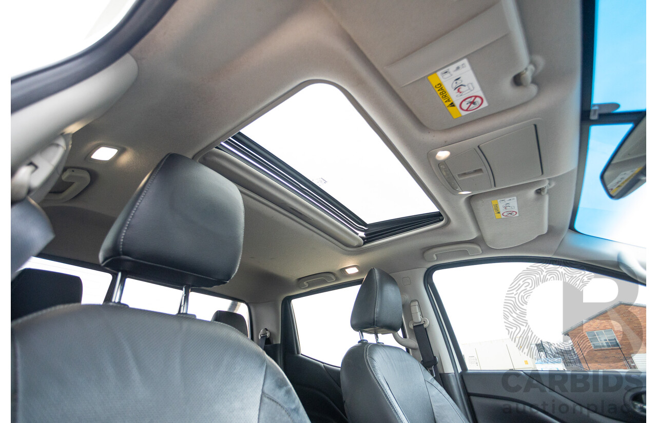 01/2016 Nissan Navara ST-X (4x4) NP300 D23 Dual Cab Utility White Diamond Turbo Diesel 2.3L