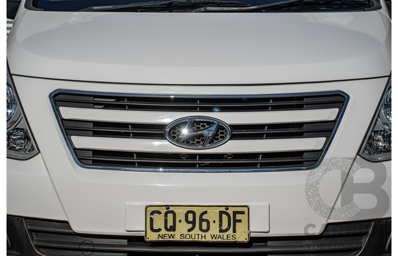 05/2018 Hyundai iLoad 3S Liftback (RWD) TQ4 MY19 4d Van Creamy White Turbo Diesel 2.5L