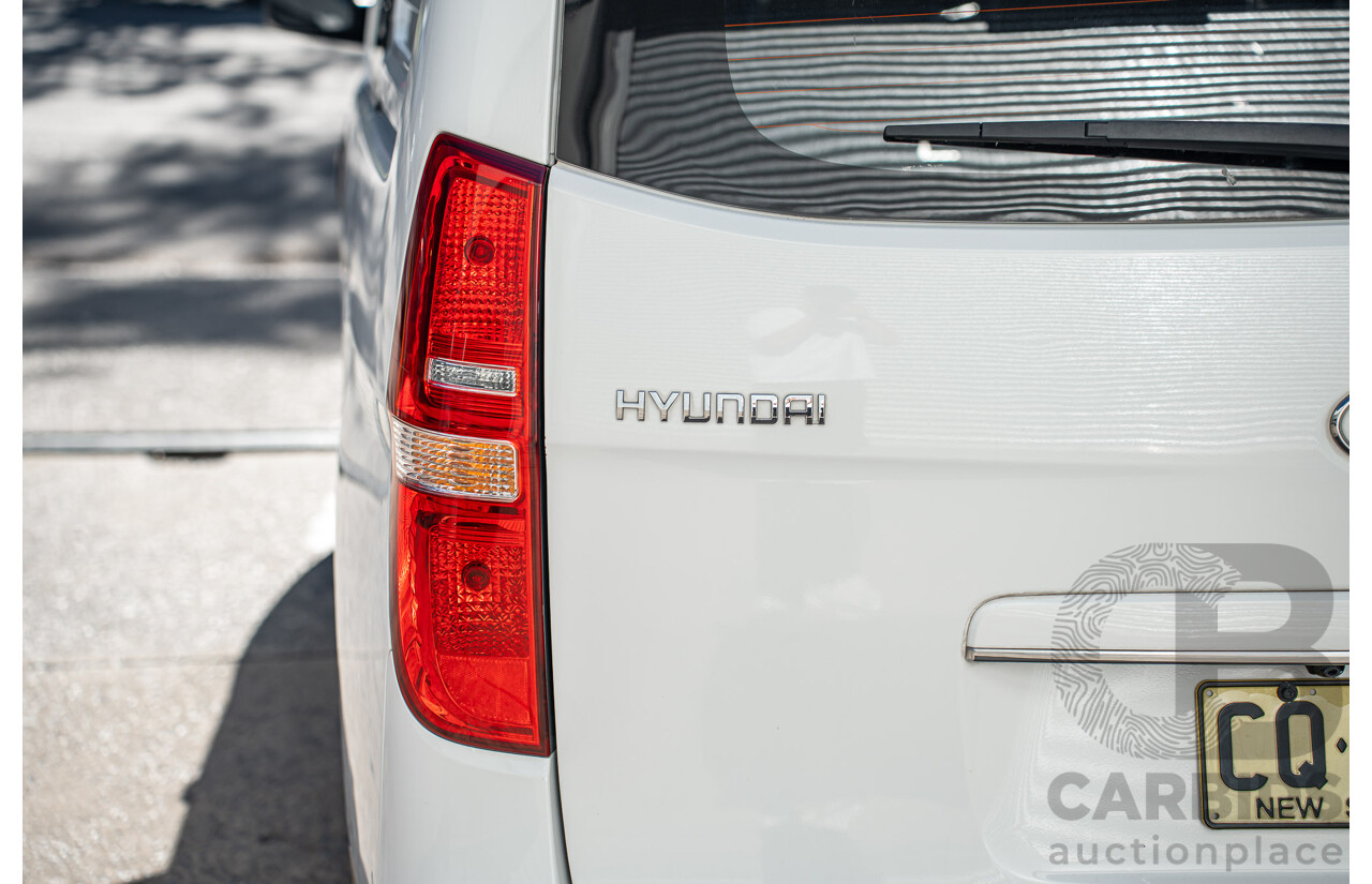 05/2018 Hyundai iLoad 3S Liftback (RWD) TQ4 MY19 4d Van Creamy White Turbo Diesel 2.5L