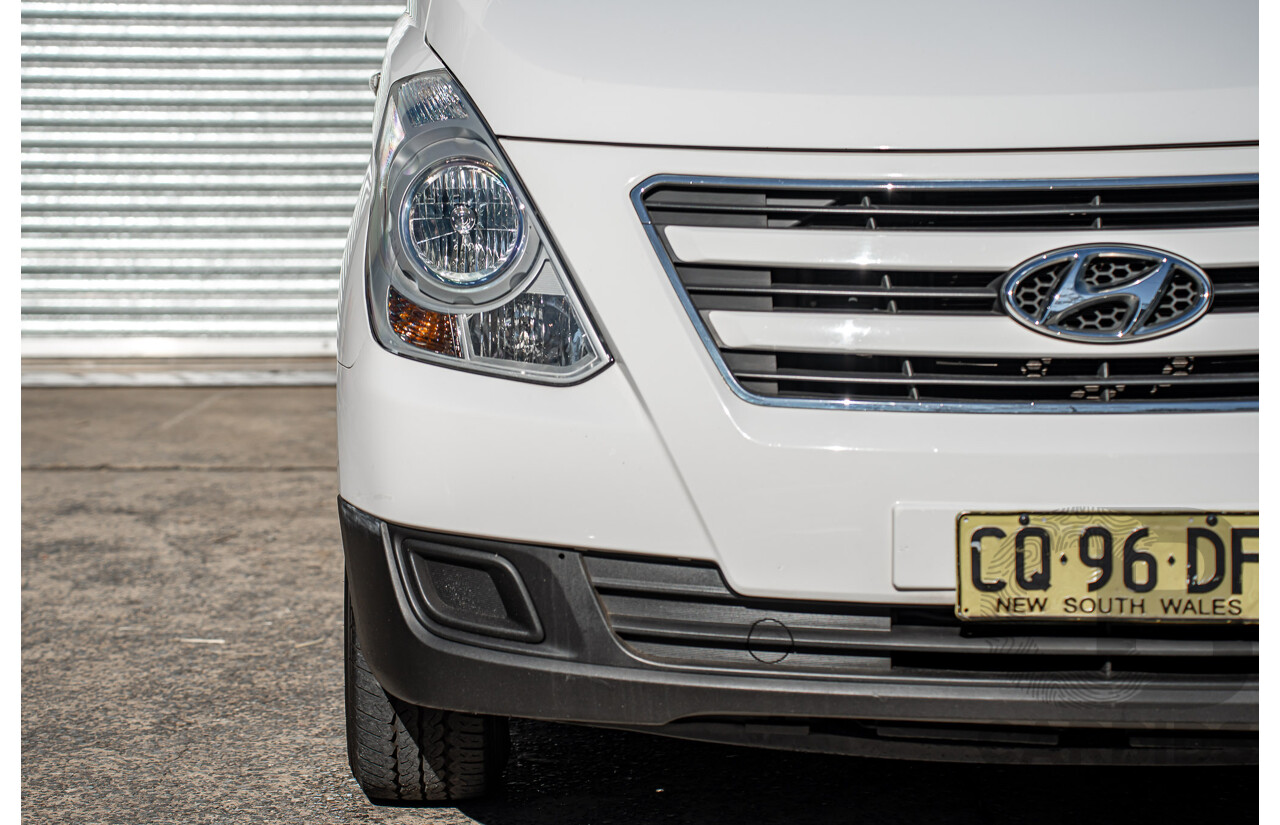 05/2018 Hyundai iLoad 3S Liftback (RWD) TQ4 MY19 4d Van Creamy White Turbo Diesel 2.5L