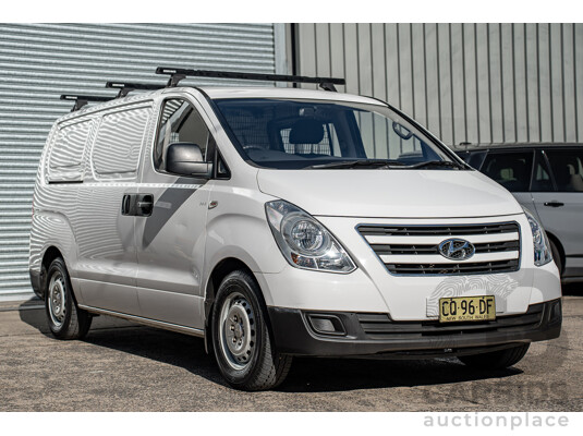 05/2018 Hyundai iLoad 3S Liftback (RWD) TQ4 MY19 4d Van Creamy White Turbo Diesel 2.5L