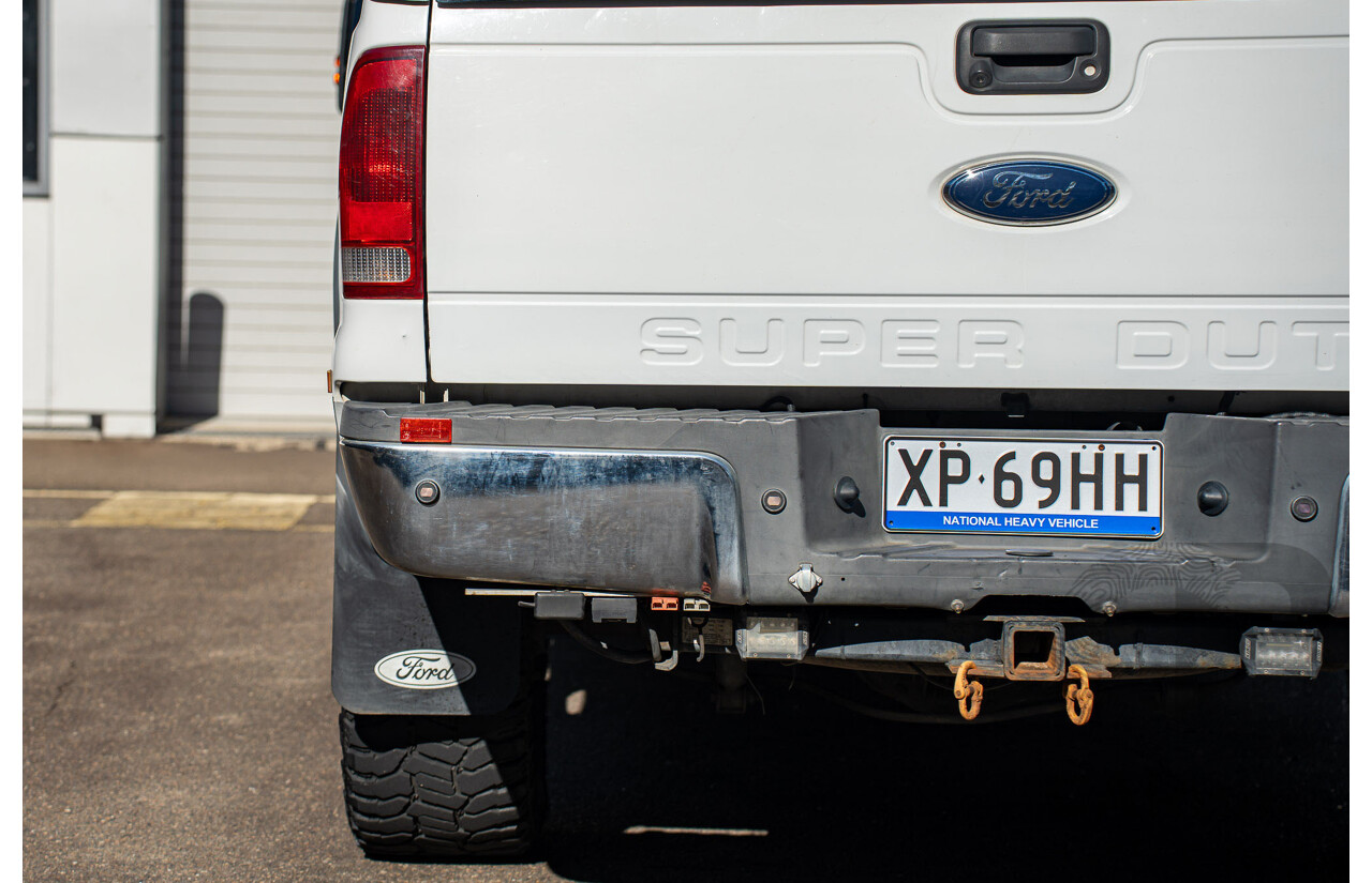 10/2008 Ford F250 XLT Lariat (4x4) RN Crew Cab P/Up Oxford White Twin Turbo Diesel - Powerstroke V8 6.4L
