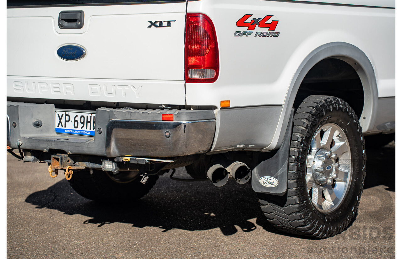 10/2008 Ford F250 XLT Lariat (4x4) RN Crew Cab P/Up Oxford White Twin Turbo Diesel - Powerstroke V8 6.4L