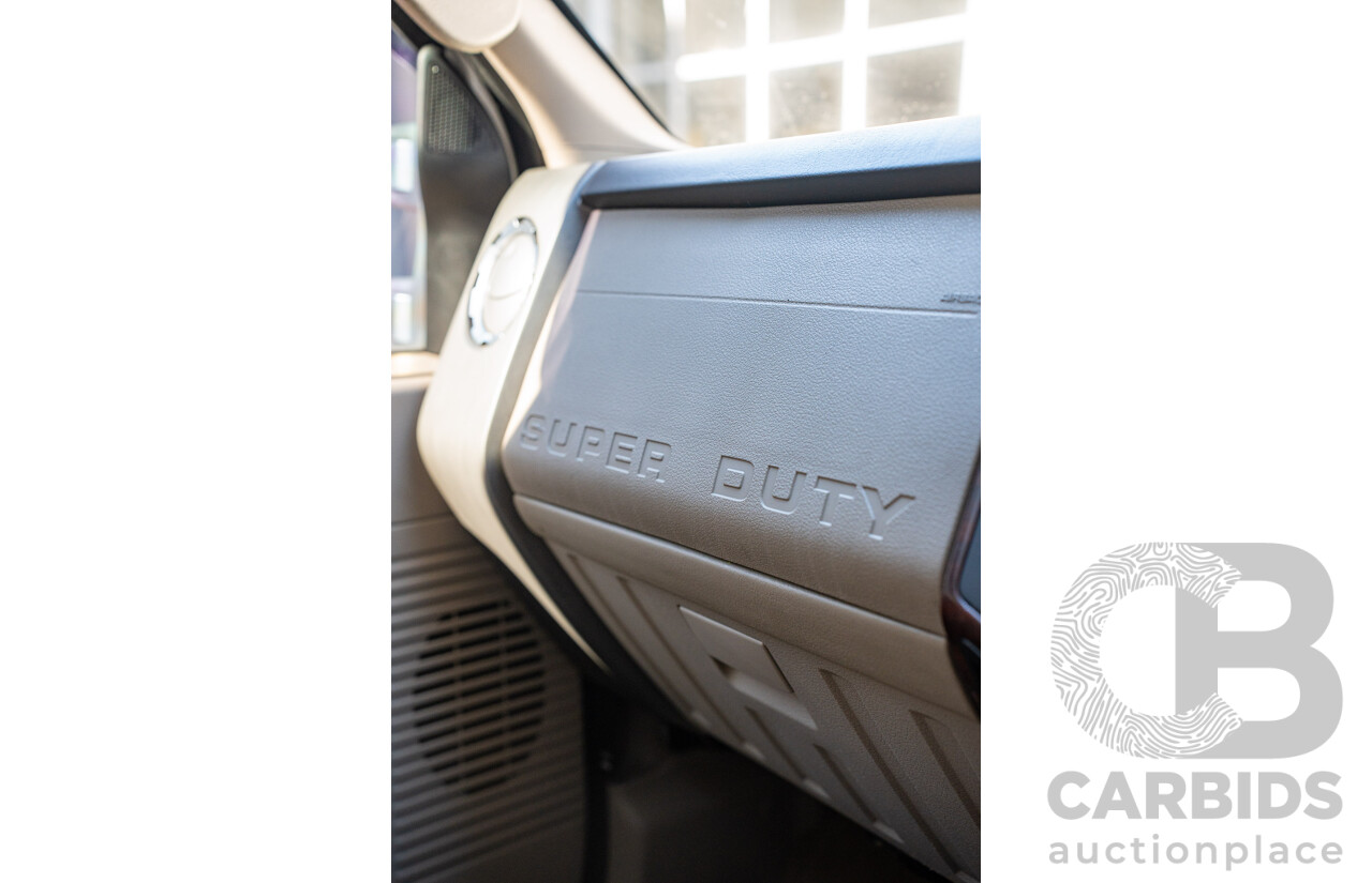 10/2008 Ford F250 XLT Lariat (4x4) RN Crew Cab P/Up Oxford White Twin Turbo Diesel - Powerstroke V8 6.4L