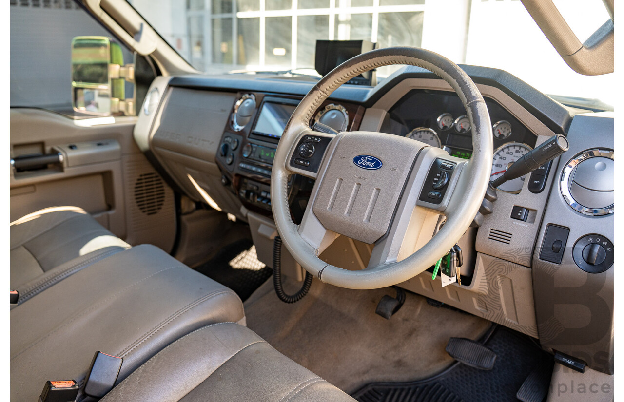 10/2008 Ford F250 XLT Lariat (4x4) RN Crew Cab P/Up Oxford White Twin Turbo Diesel - Powerstroke V8 6.4L