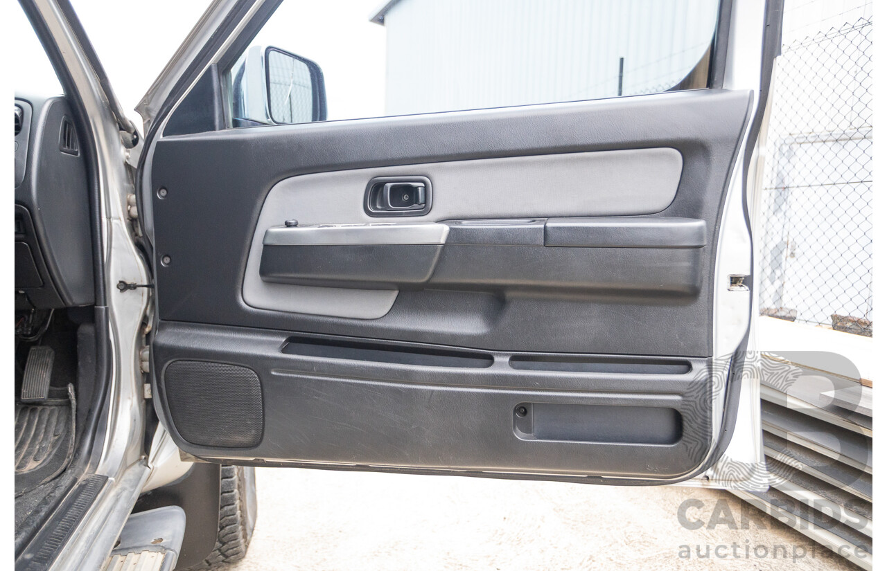 12/2011 Nissan Navara ST-R (4x4) D22 MY08 Dual Cab P/Up Silver 2.5L