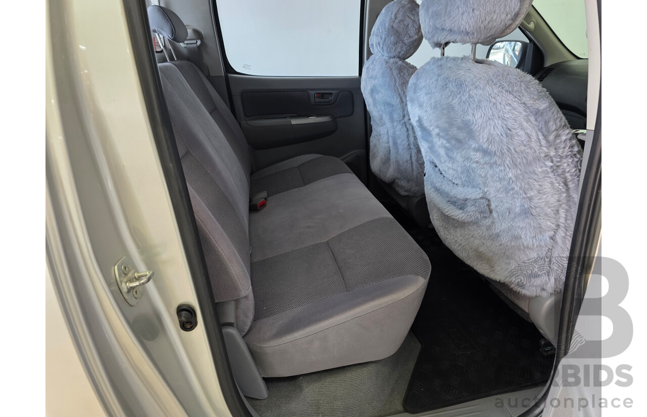 4/2005 Toyota Hilux SR5 (4x4) GGN25R Dual Cab P/Up Silver 4.0L
