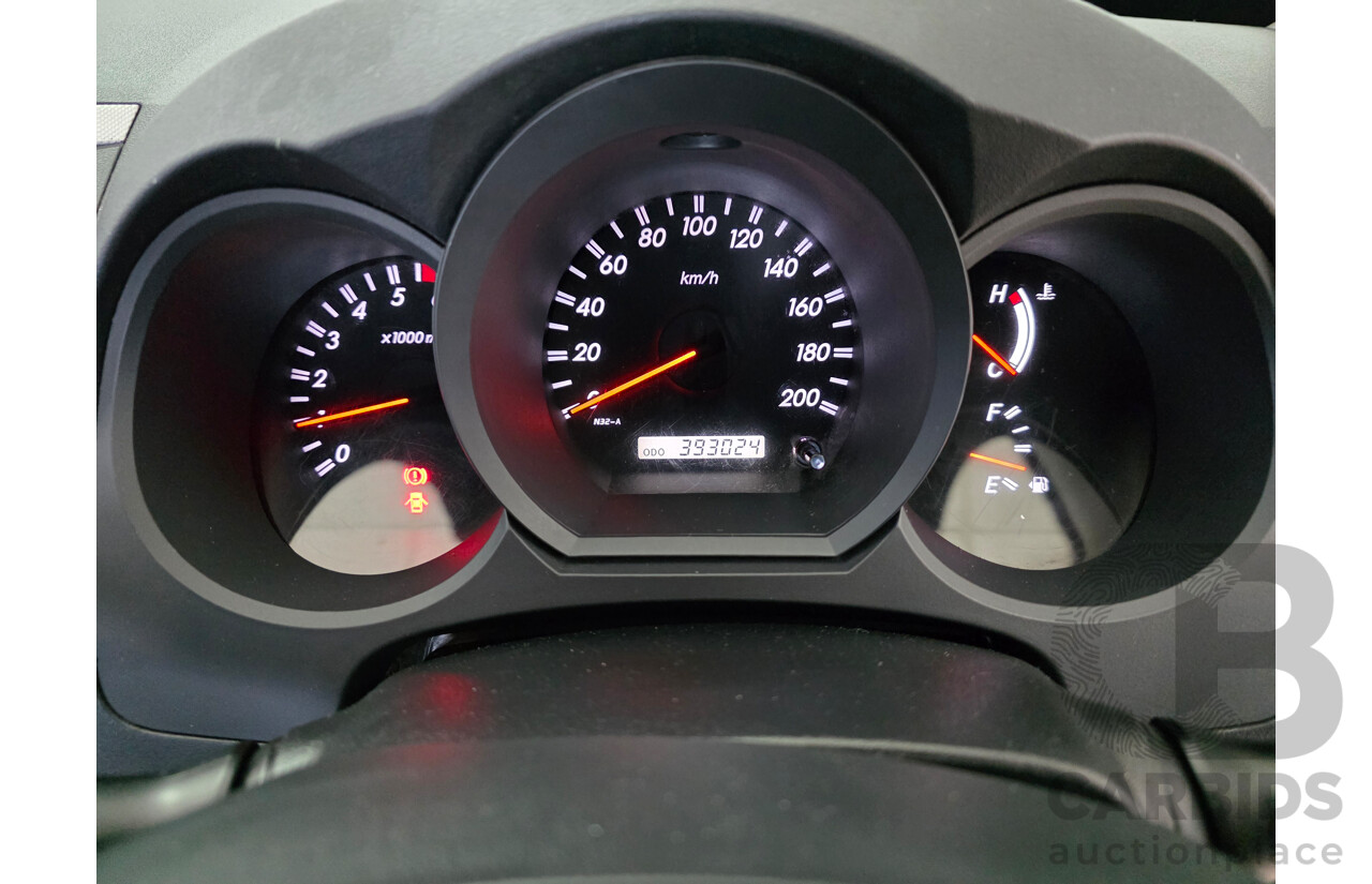 4/2005 Toyota Hilux SR5 (4x4) GGN25R Dual Cab P/Up Silver 4.0L
