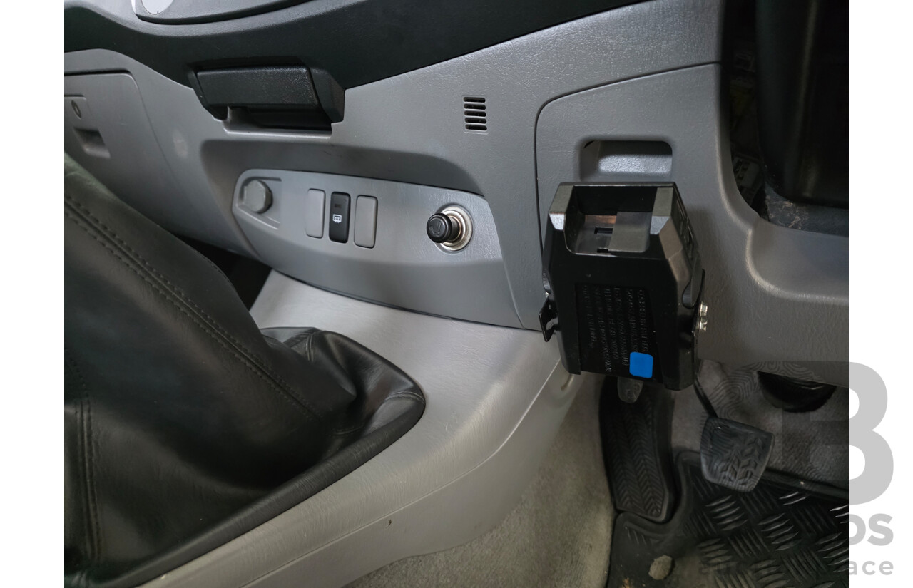 4/2005 Toyota Hilux SR5 (4x4) GGN25R Dual Cab P/Up Silver 4.0L