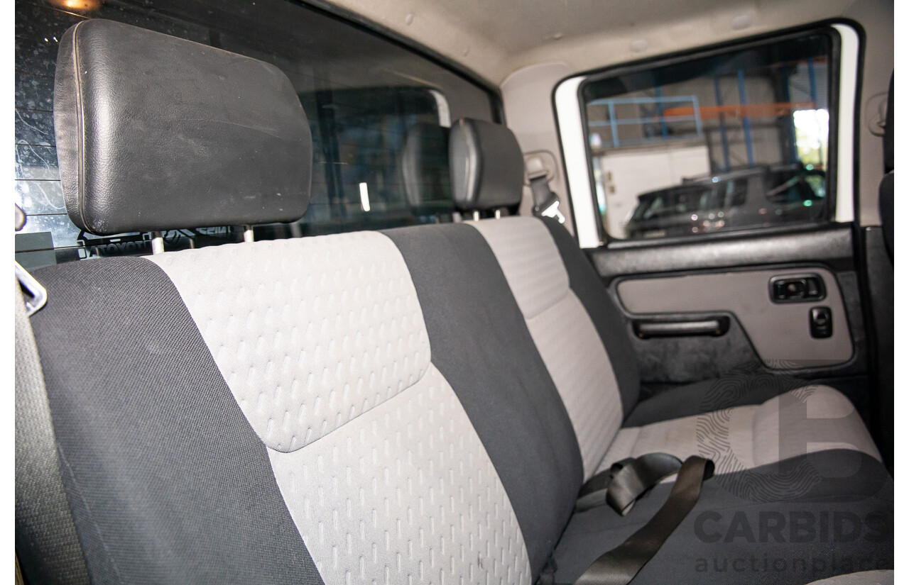 1/2014 Nissan Navara ST-R (4x4) D22 Series 5 Dual Cab P/Up Polar White Turbo Diesel 2.5L