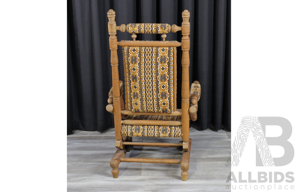 Vintage American Dexter Nursing Rocker