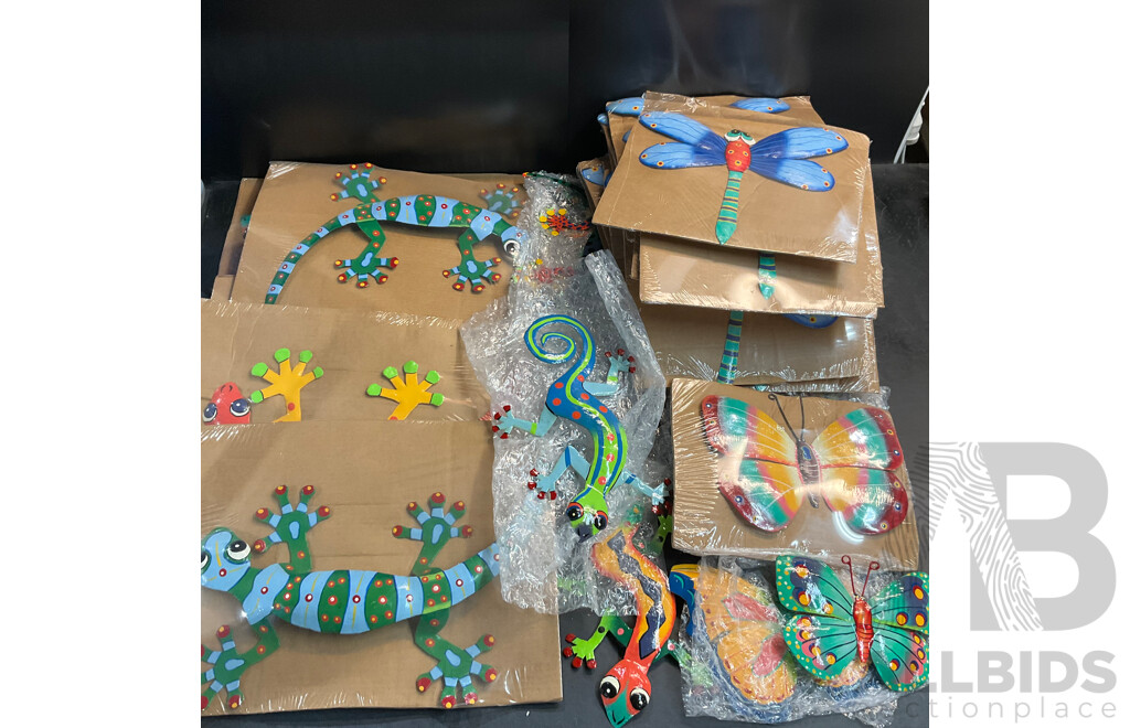Metal Decorative Indoor Outdoor Hanging Wall Art - Gecko Lizard, Dragonfly, Butterfly  - Lot of 35