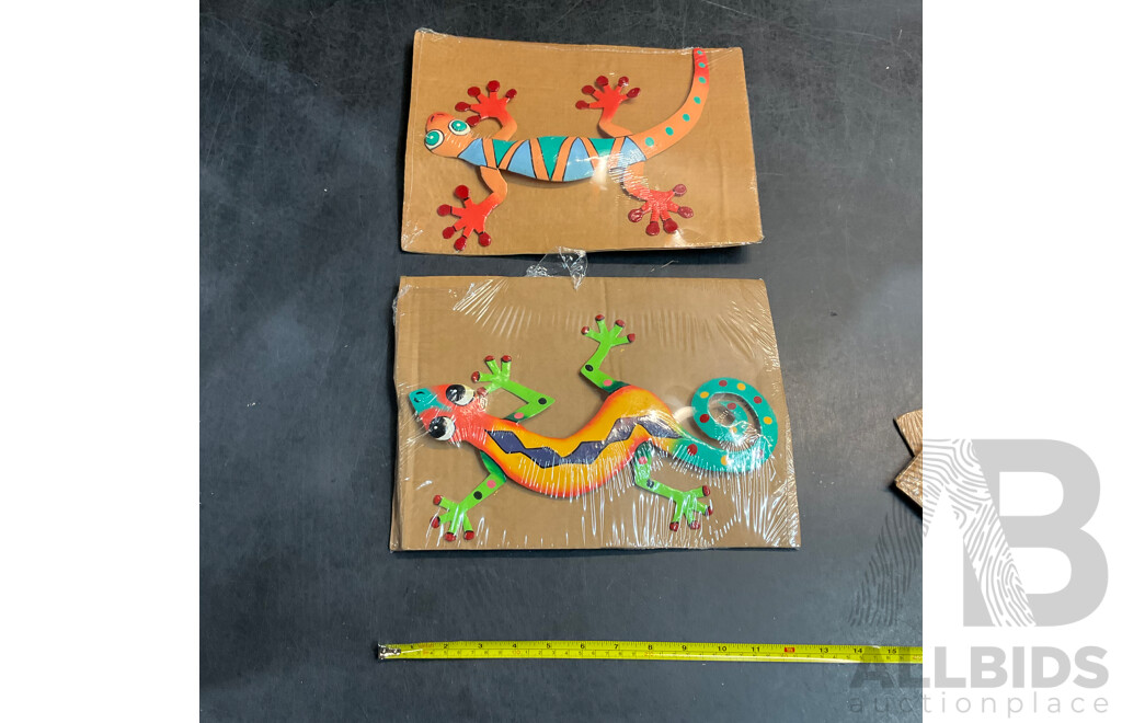 Metal Decorative Indoor Outdoor Hanging Wall Art - Gecko Lizard - Lot of 43