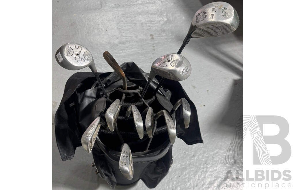 Set of Golf Clubs and Golf Bag - 11 Clubs