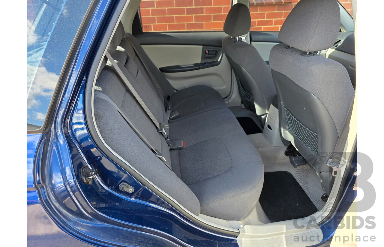 8/2006 Kia Cerato  LD 4d Sedan Blue 2.0L