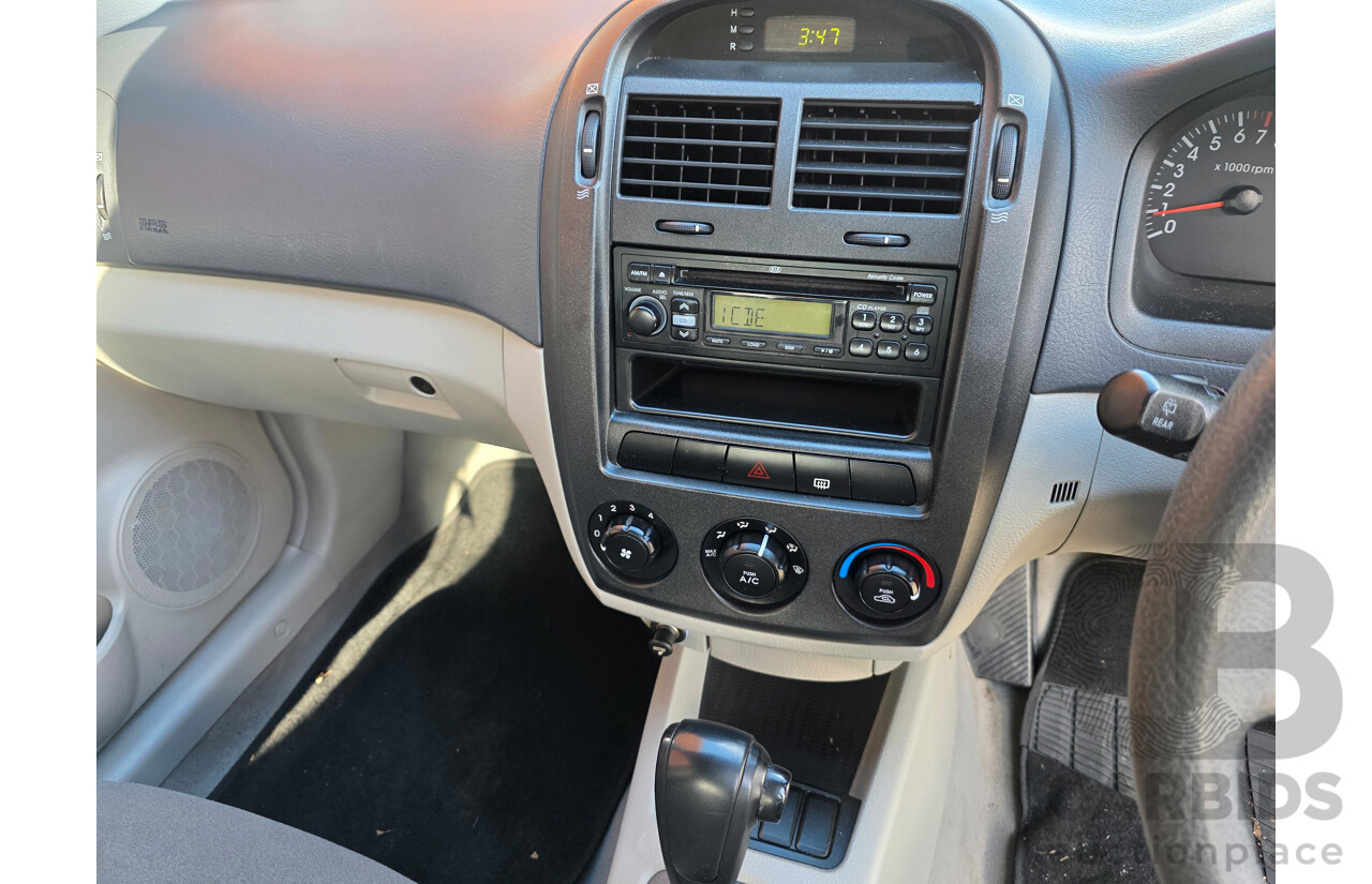 8/2006 Kia Cerato  LD 4d Sedan Blue 2.0L