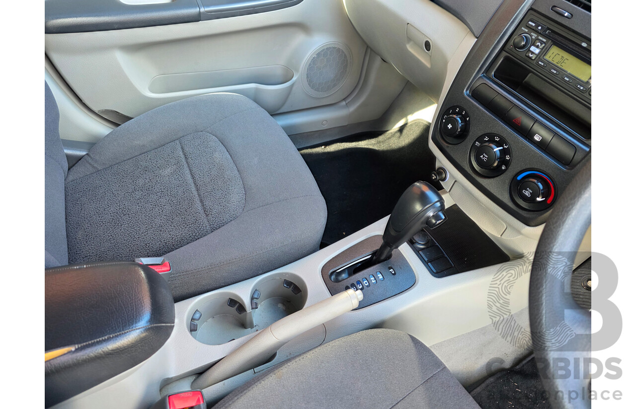 8/2006 Kia Cerato  LD 4d Sedan Blue 2.0L