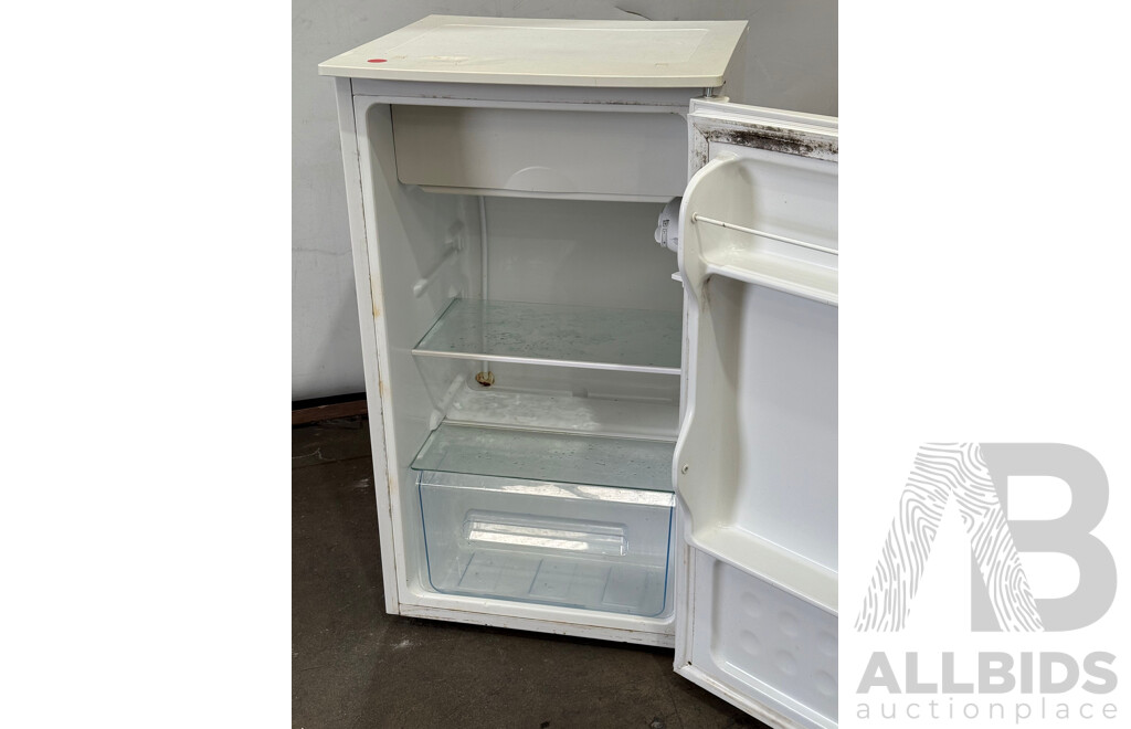 Palsonic 90 Ltr Bar Fridge
