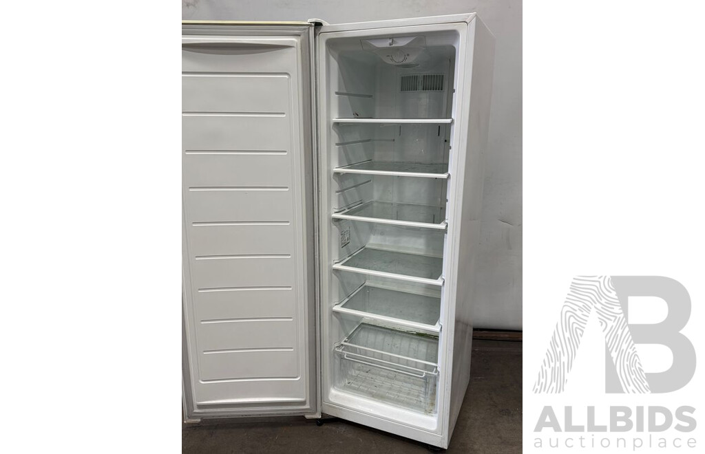 Westinghouse 300Ltr Upright Freezer