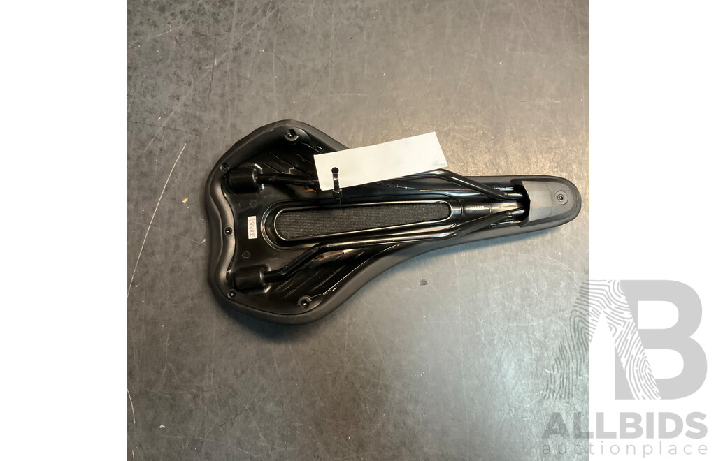 ZOOM Handle Bar & Soudal Bike Cleaner & Bontrager Bike Saddle - Lot of 3