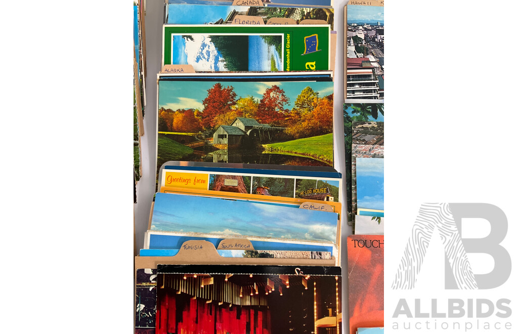 Collection of Vintage Post Cards Including USA, New Zealand, Australia, Japan, Hong Kong, Singapore - Approximately 325