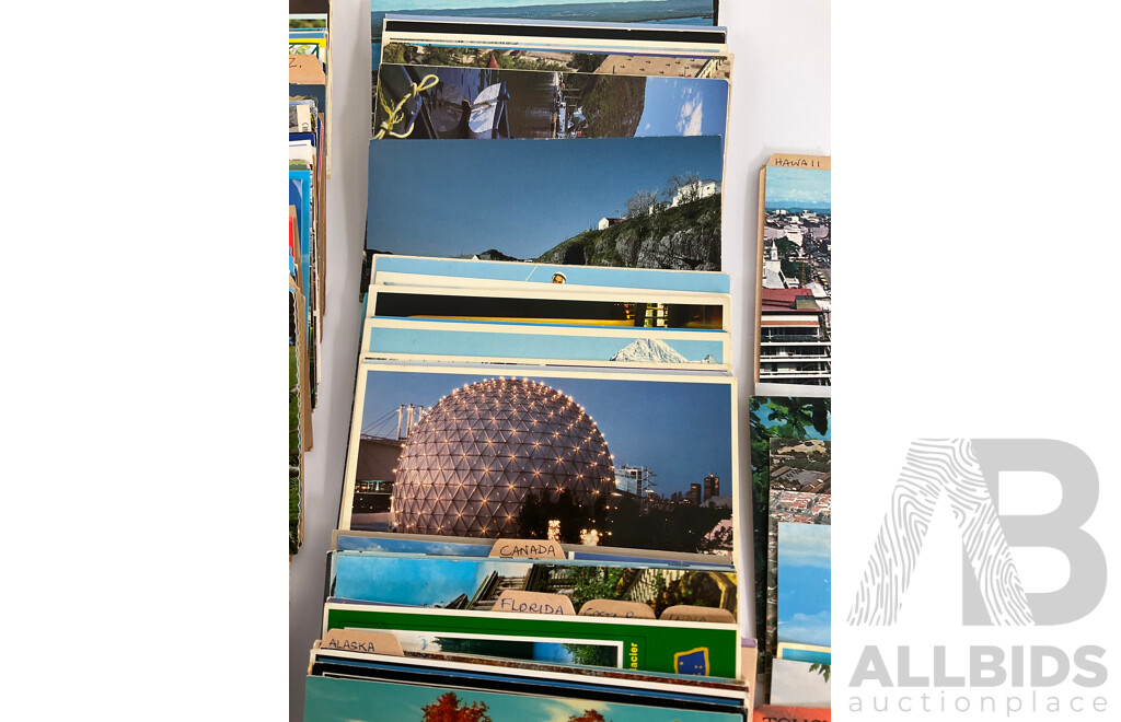 Collection of Vintage Post Cards Including USA, New Zealand, Australia, Japan, Hong Kong, Singapore - Approximately 325