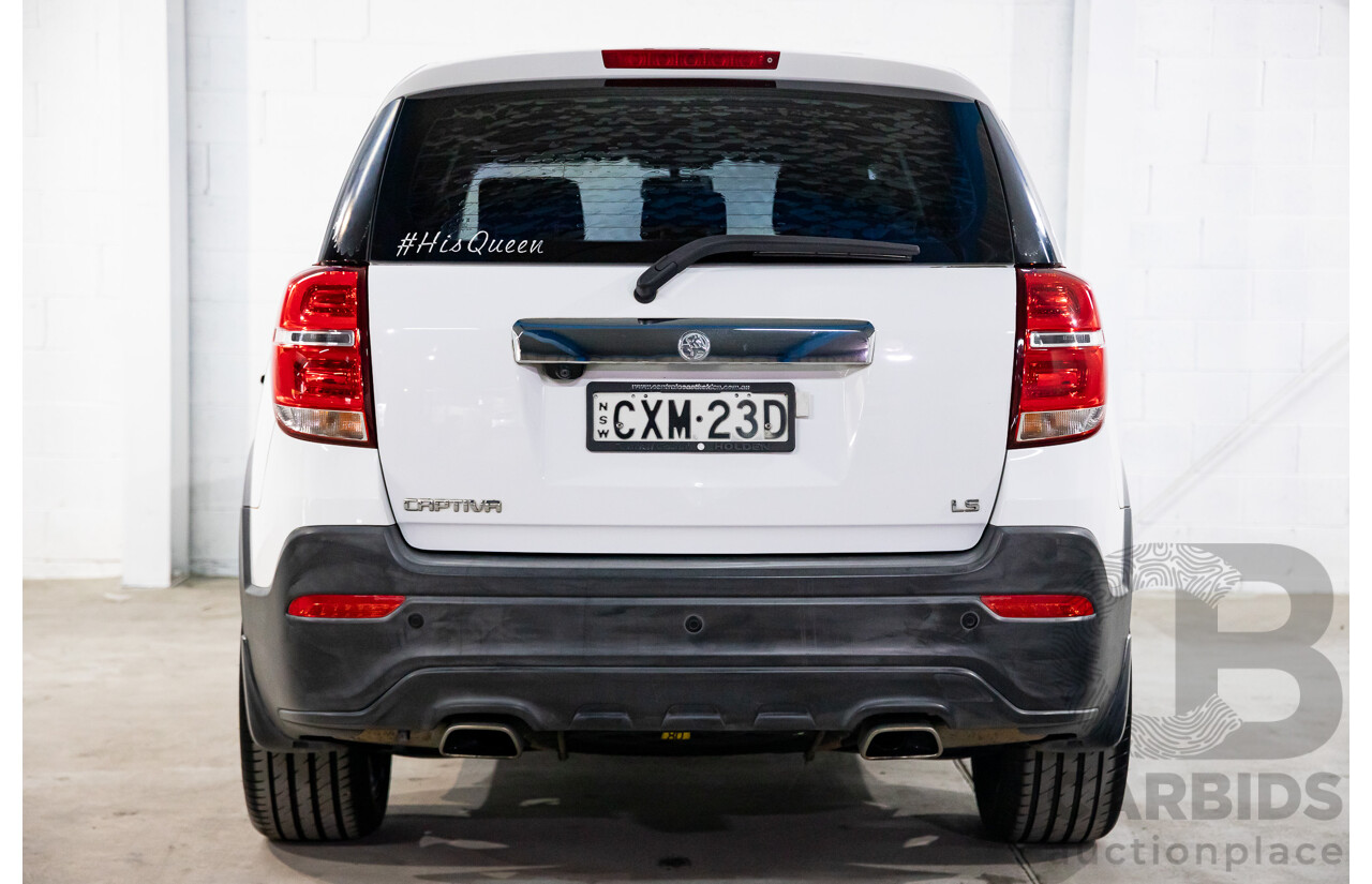 2/2015 Holden Captiva 7 LS (FWD) CG MY15 4d Wagon Summit White 2.4L - 7 Seater