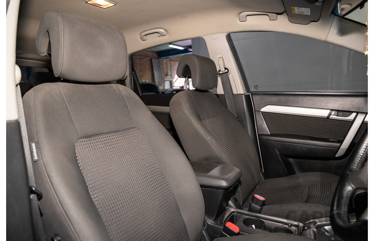 2/2015 Holden Captiva 7 LS (FWD) CG MY15 4d Wagon Summit White 2.4L - 7 Seater
