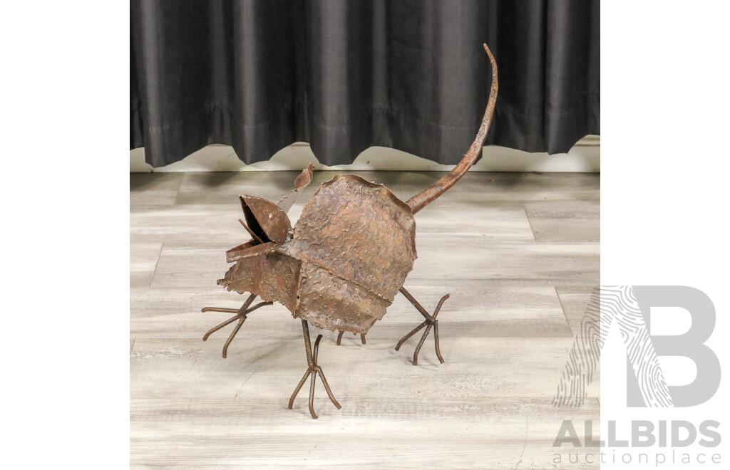 Metal Frill Neck Lizard Garden Figure