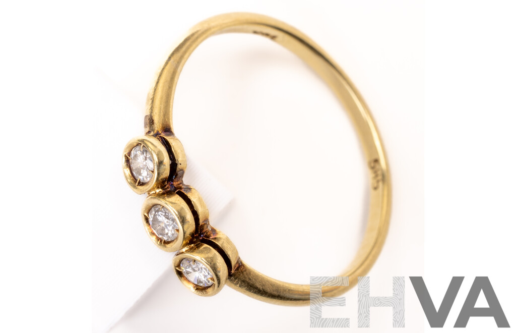 14ct Diamond Trilogy Ring, Est TDW 0.20ct, Size Q, 1.99 Grams