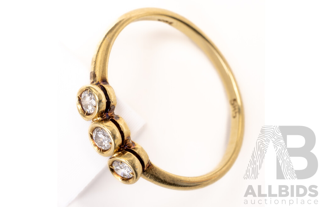 14ct Diamond Trilogy Ring, Est TDW 0.20ct, Size Q, 1.99 Grams