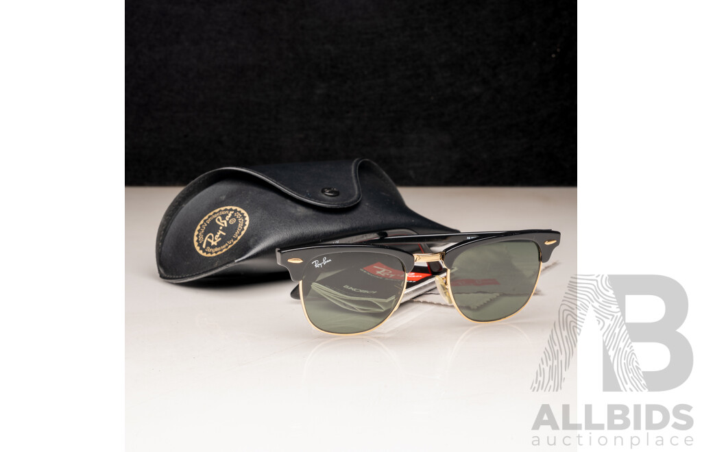 Ray-Ban 3016 Clubmaster Sunglasses, RB 3016 W0385, with Original Case