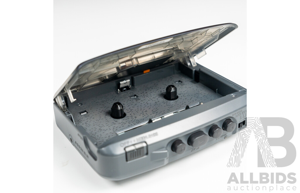 Retro Sony Walkman WM FX195 in Original Box