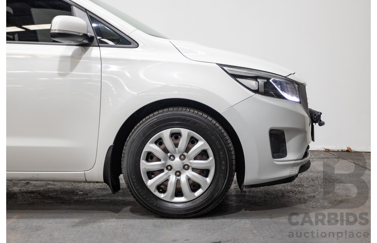 07/2016 Kia Carnival S YP MY16 4D Wagon White 3.3L - 8 Seats