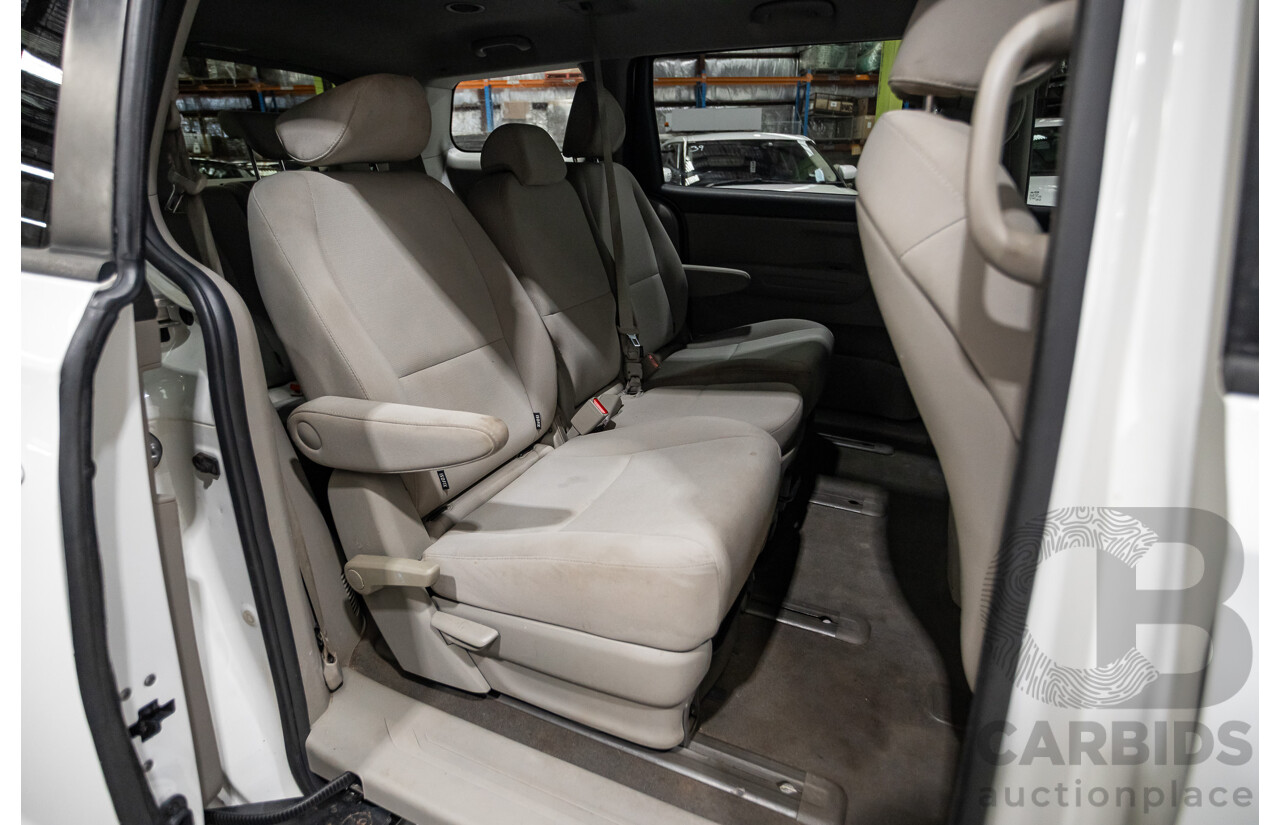 07/2016 Kia Carnival S YP MY16 4D Wagon White 3.3L - 8 Seats