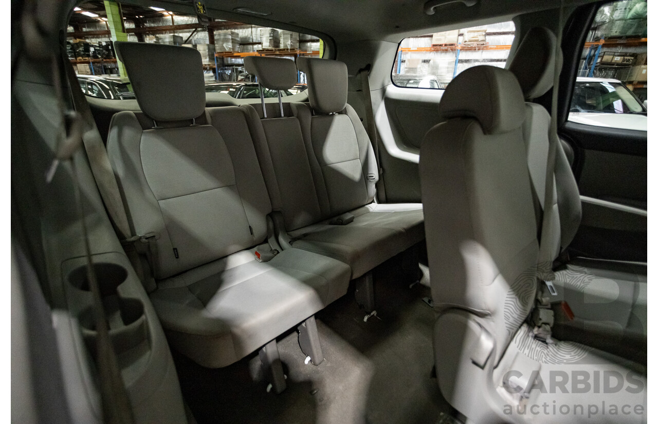 07/2016 Kia Carnival S YP MY16 4D Wagon White 3.3L - 8 Seats