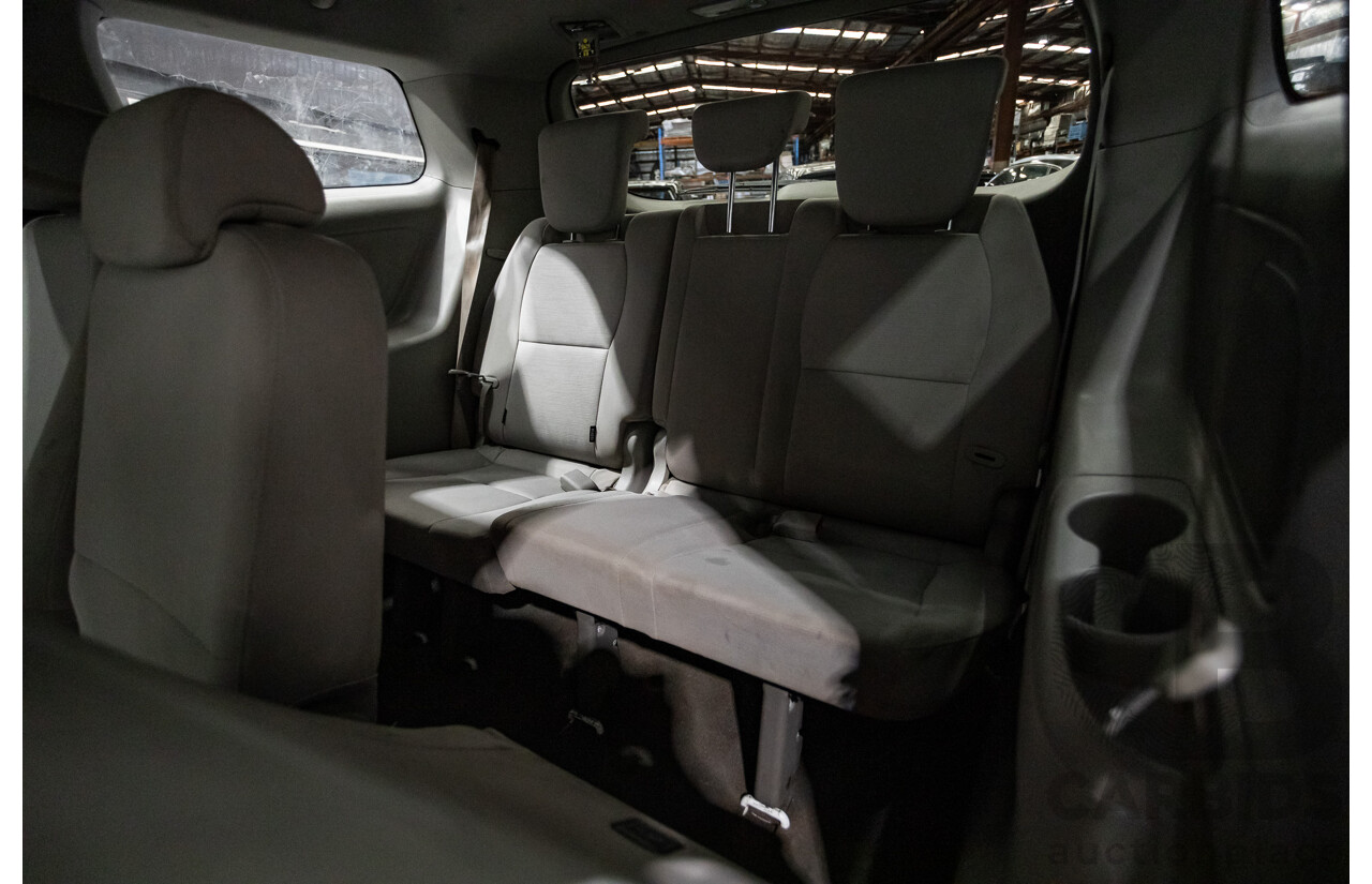 07/2016 Kia Carnival S YP MY16 4D Wagon White 3.3L - 8 Seats