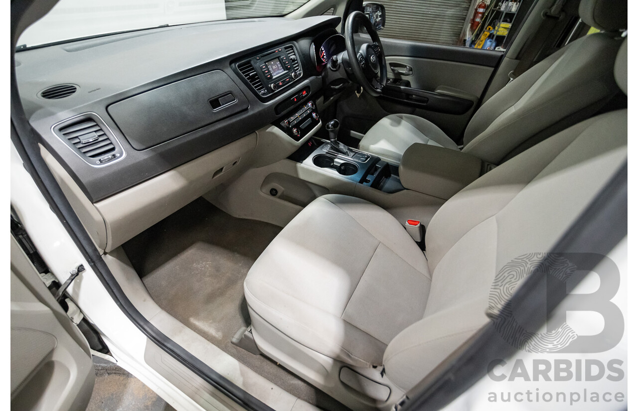 07/2016 Kia Carnival S YP MY16 4D Wagon White 3.3L - 8 Seats