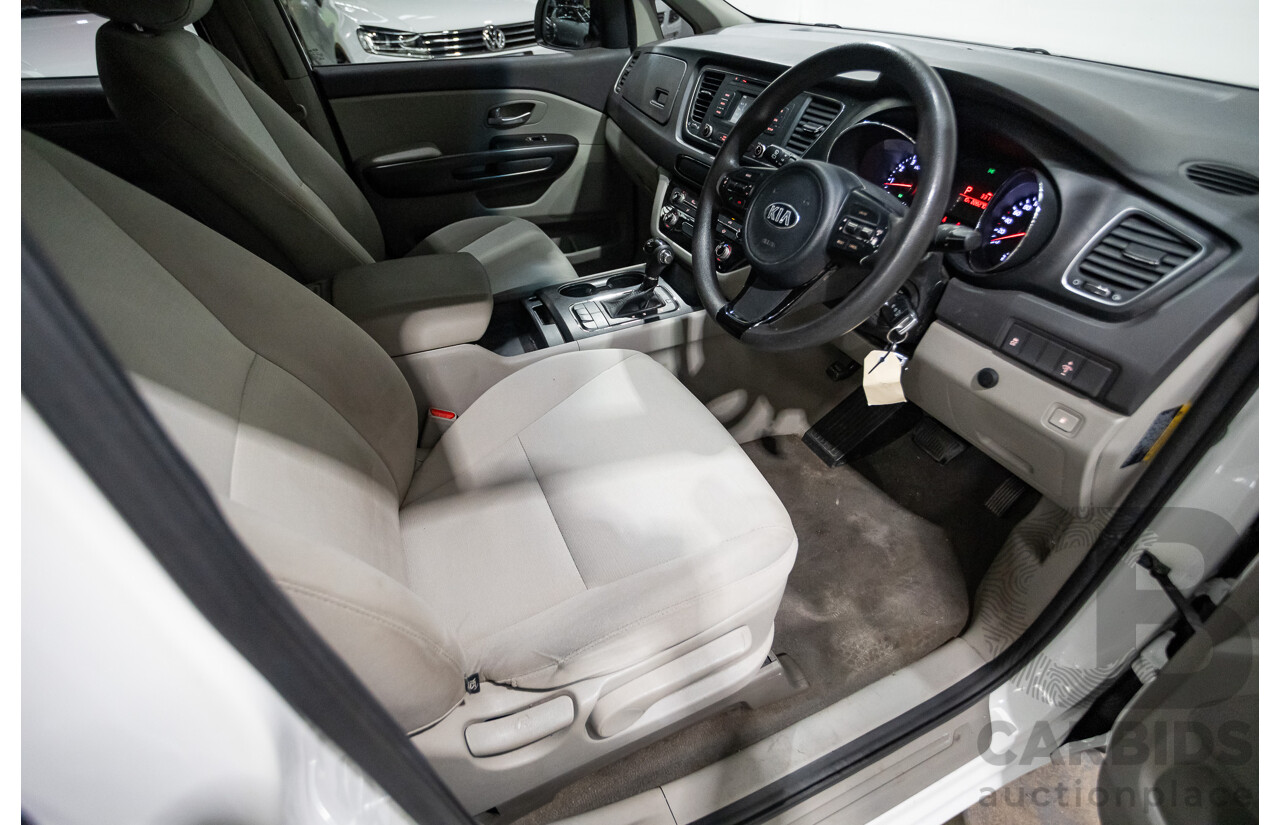 07/2016 Kia Carnival S YP MY16 4D Wagon White 3.3L - 8 Seats