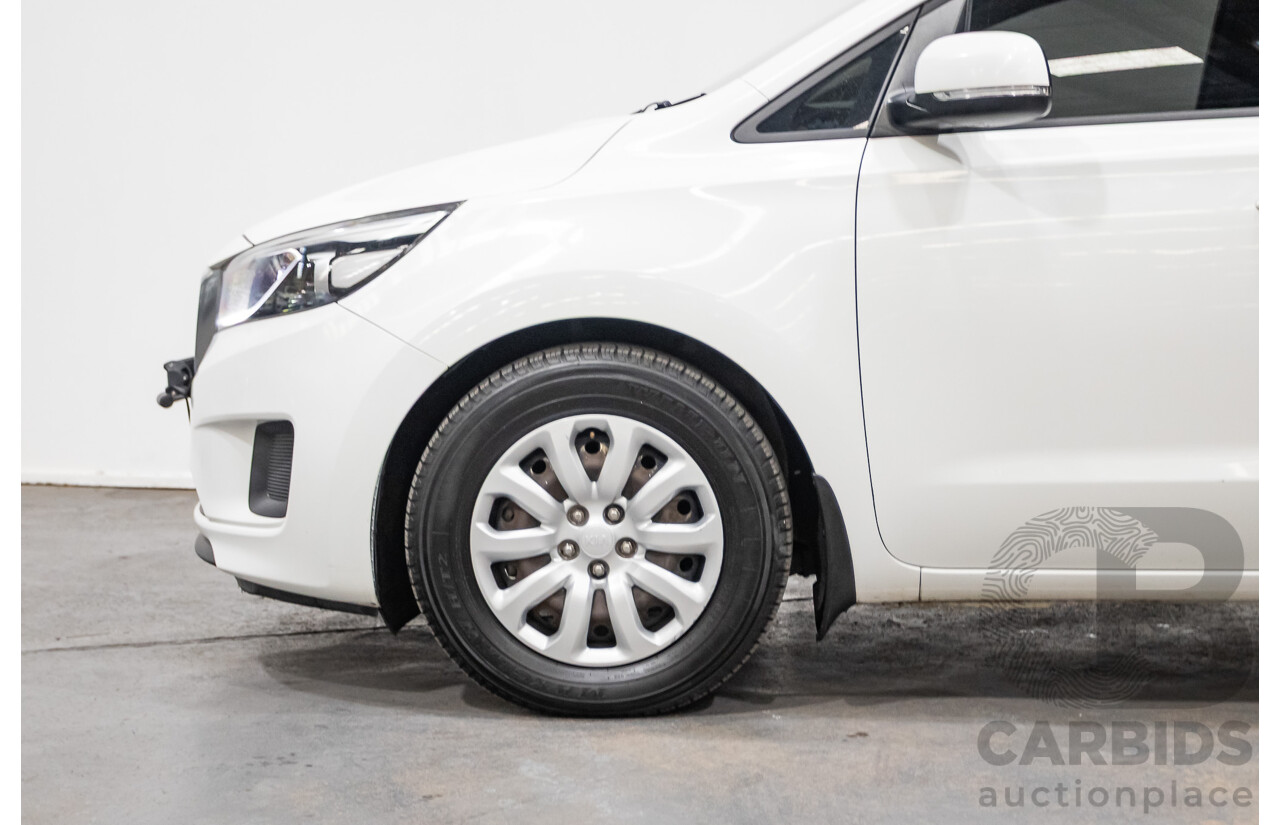 07/2016 Kia Carnival S YP MY16 4D Wagon White 3.3L - 8 Seats