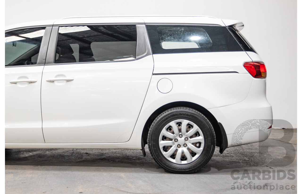 07/2016 Kia Carnival S YP MY16 4D Wagon White 3.3L - 8 Seats