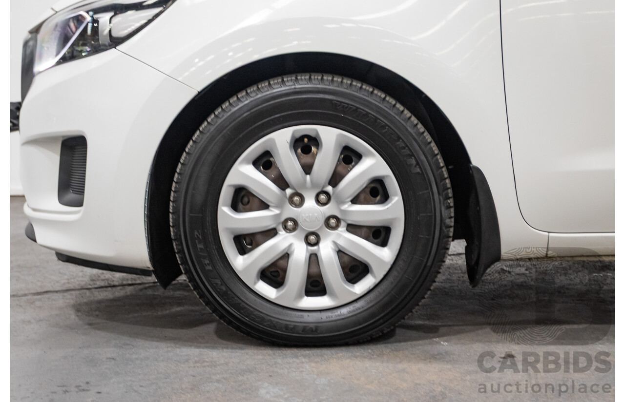 07/2016 Kia Carnival S YP MY16 4D Wagon White 3.3L - 8 Seats