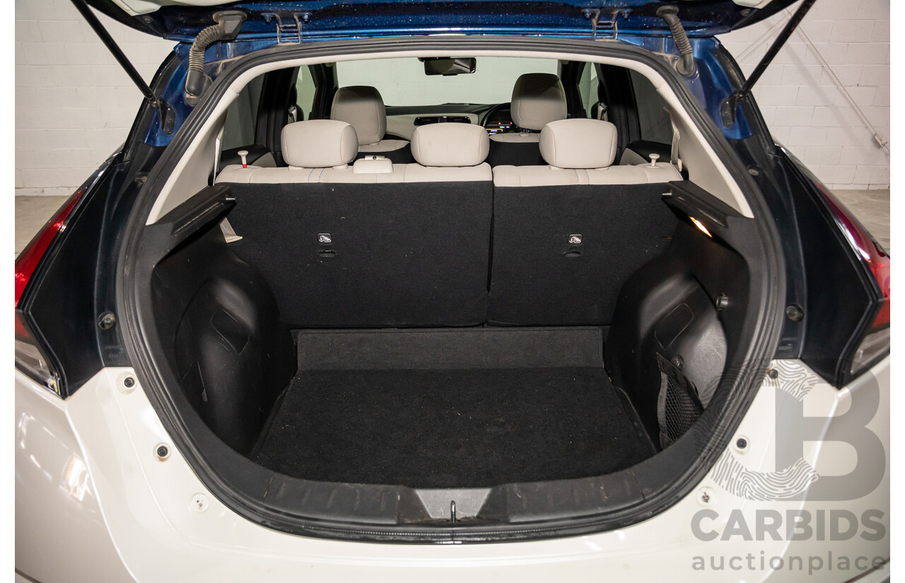 11/2018 Nissan Leaf (FWD) ZE1 5d Hatchback Ivory Pearl /Dark Blue Pearl Dedicated Electric EV AC110kW - 07/21 Import