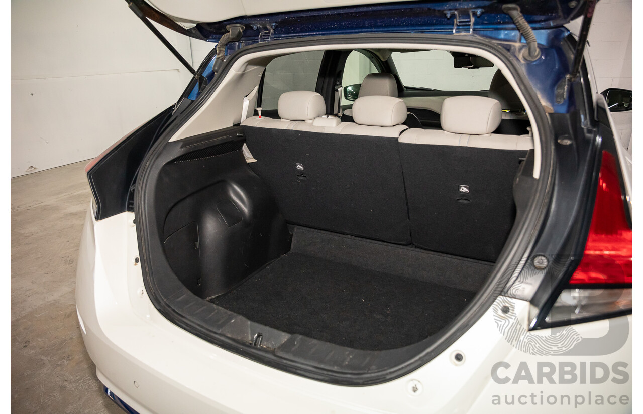 11/2018 Nissan Leaf (FWD) ZE1 5d Hatchback Ivory Pearl /Dark Blue Pearl Dedicated Electric EV AC110kW - 07/21 Import