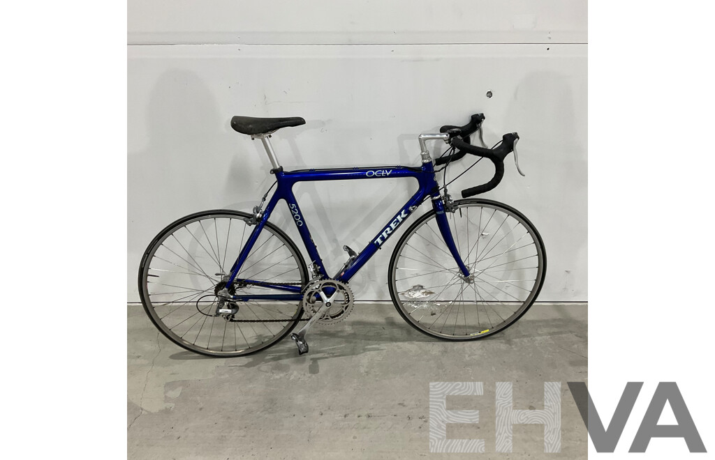TREK 5200 OCLV Carbon Road Bike